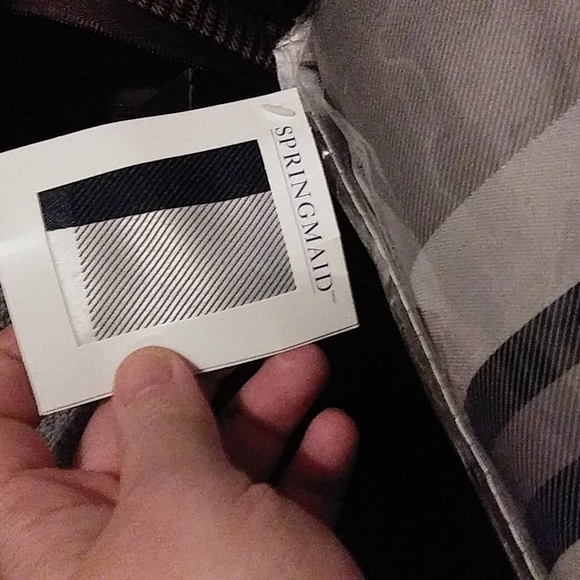 Springmaid , Queen size bedding - Picture 2 of 2